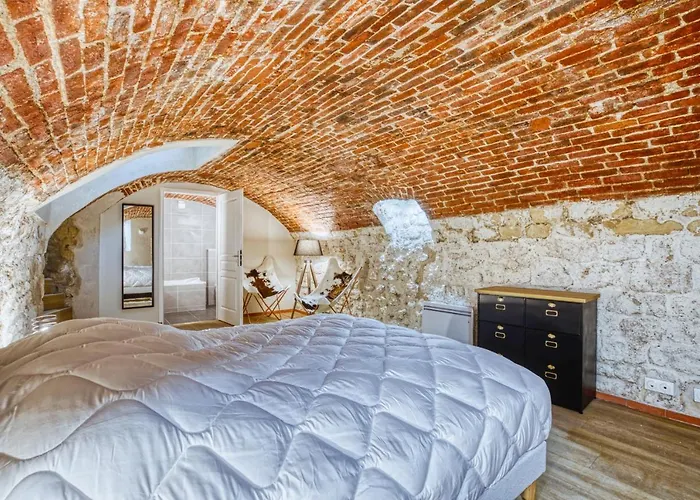 Vernezza, F3 à Deux Pas De Montparnasse * Paris