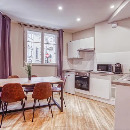 Vernezza, F3 à Deux Pas De Montparnasse Appartement